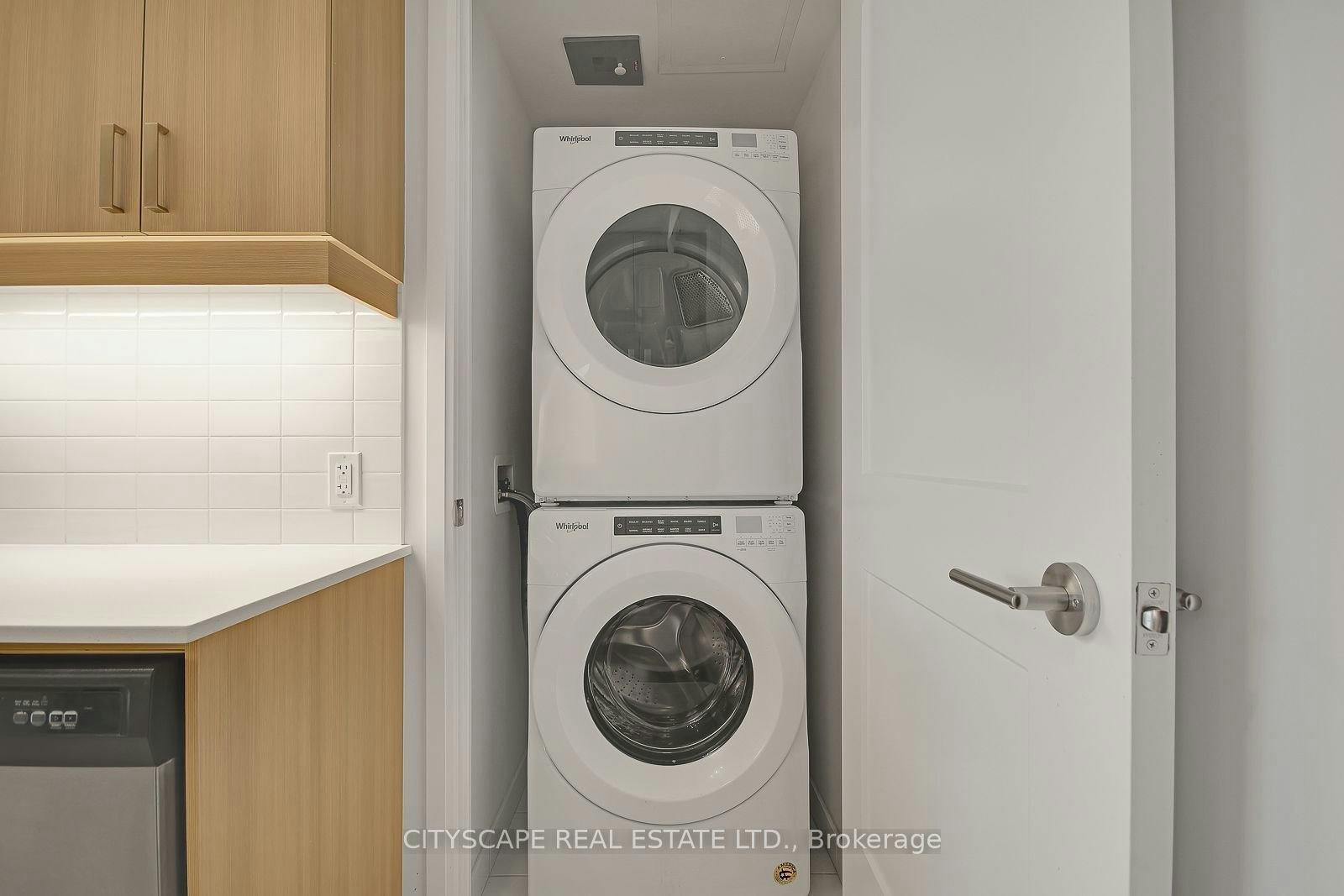 TH 53-1020 Portage Parkway, Vaughan, ON, L4K 0K3 - 29