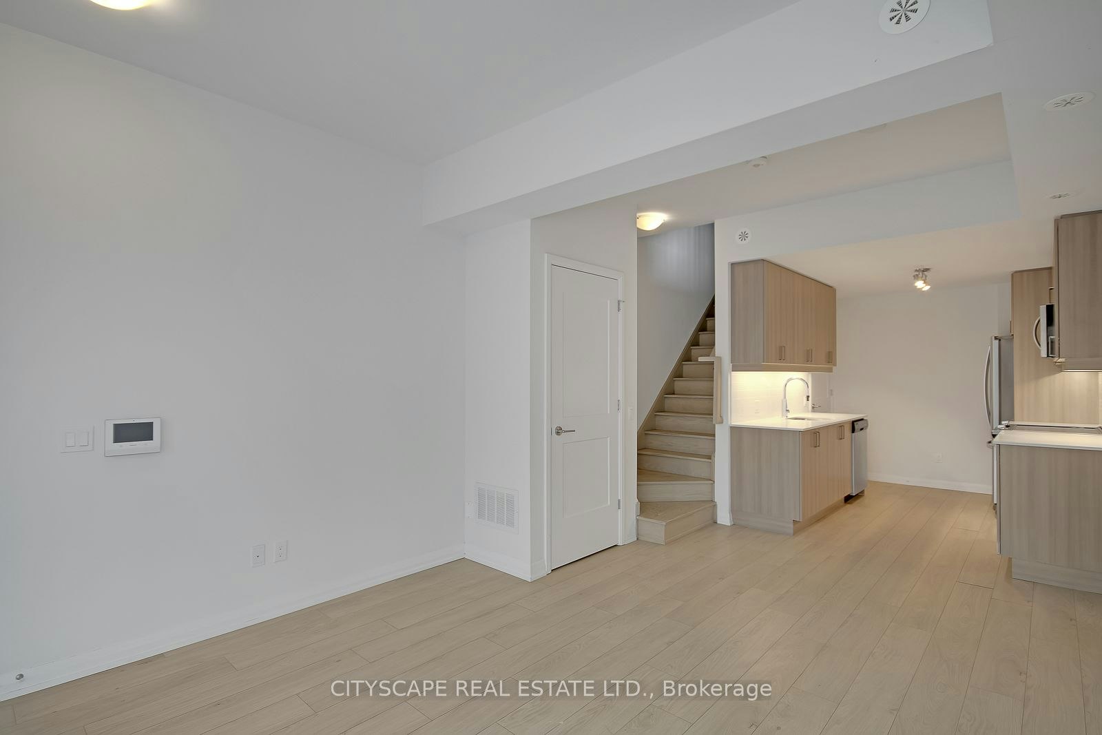 TH 53-1020 Portage Parkway, Vaughan, ON, L4K 0K3 - 5