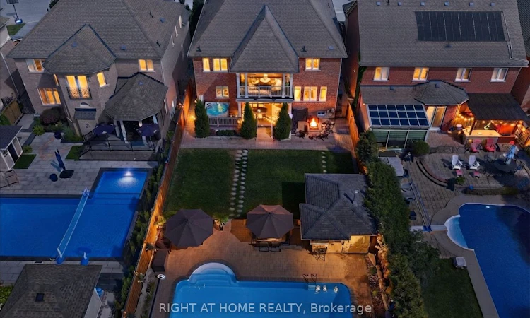 12 Roderick Court