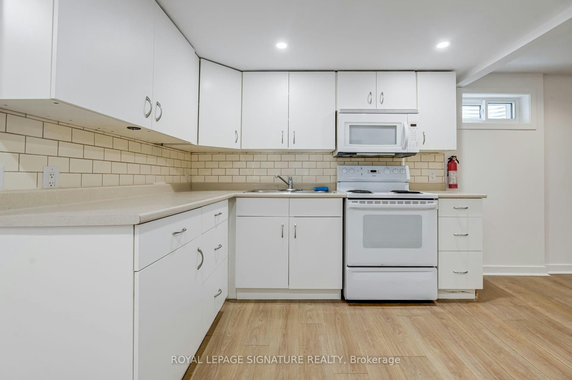 Bsmt-183 Britannia Avenue, Bradford West Gwillimbury, ON, L3Z 1A4 - 7