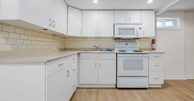 Bsmt-183 Britannia Avenue, Bradford West Gwillimbury, ON, L3Z 1A4 - 7