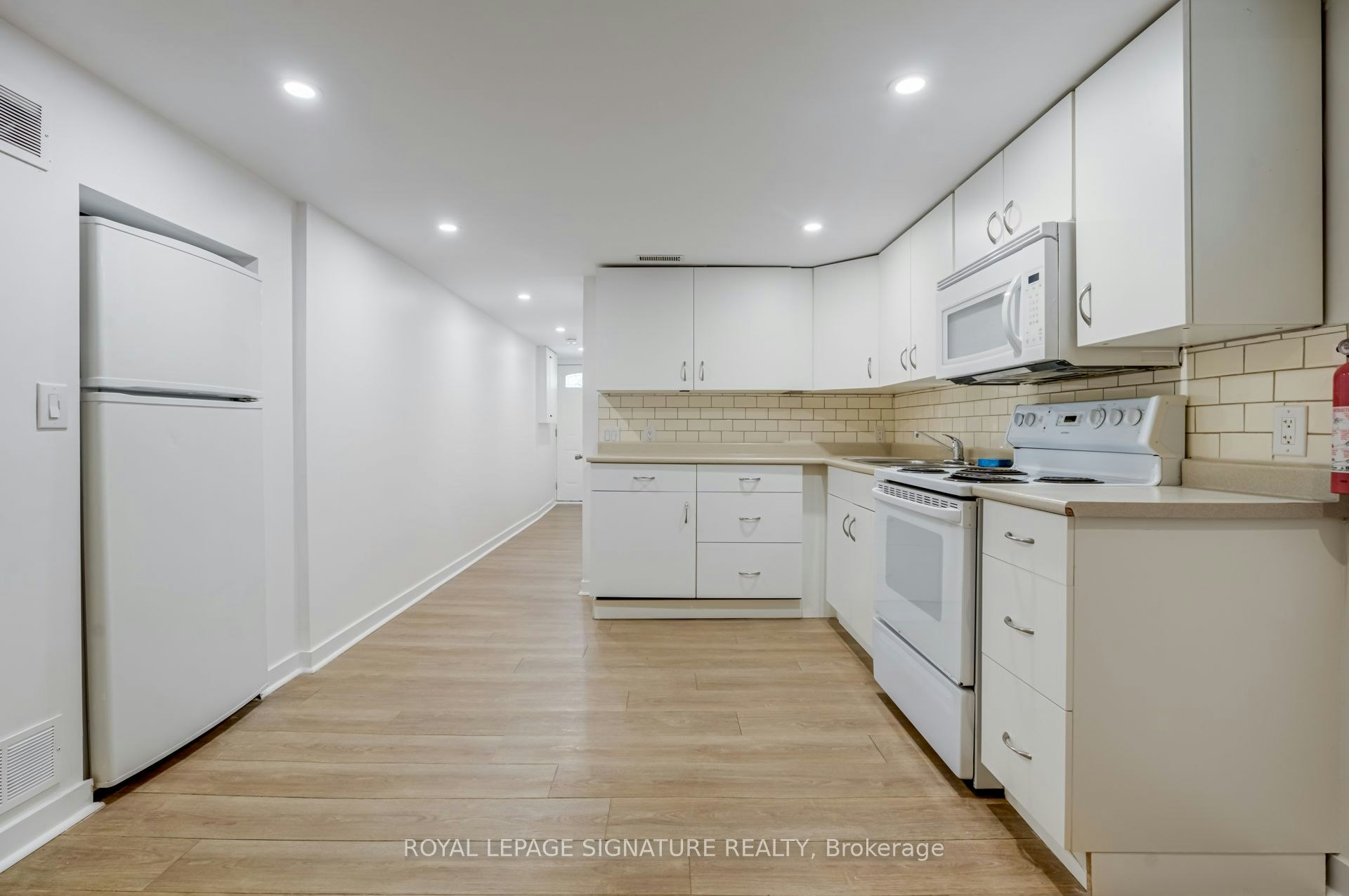 Bsmt-183 Britannia Avenue, Bradford West Gwillimbury, ON, L3Z 1A4 - 16