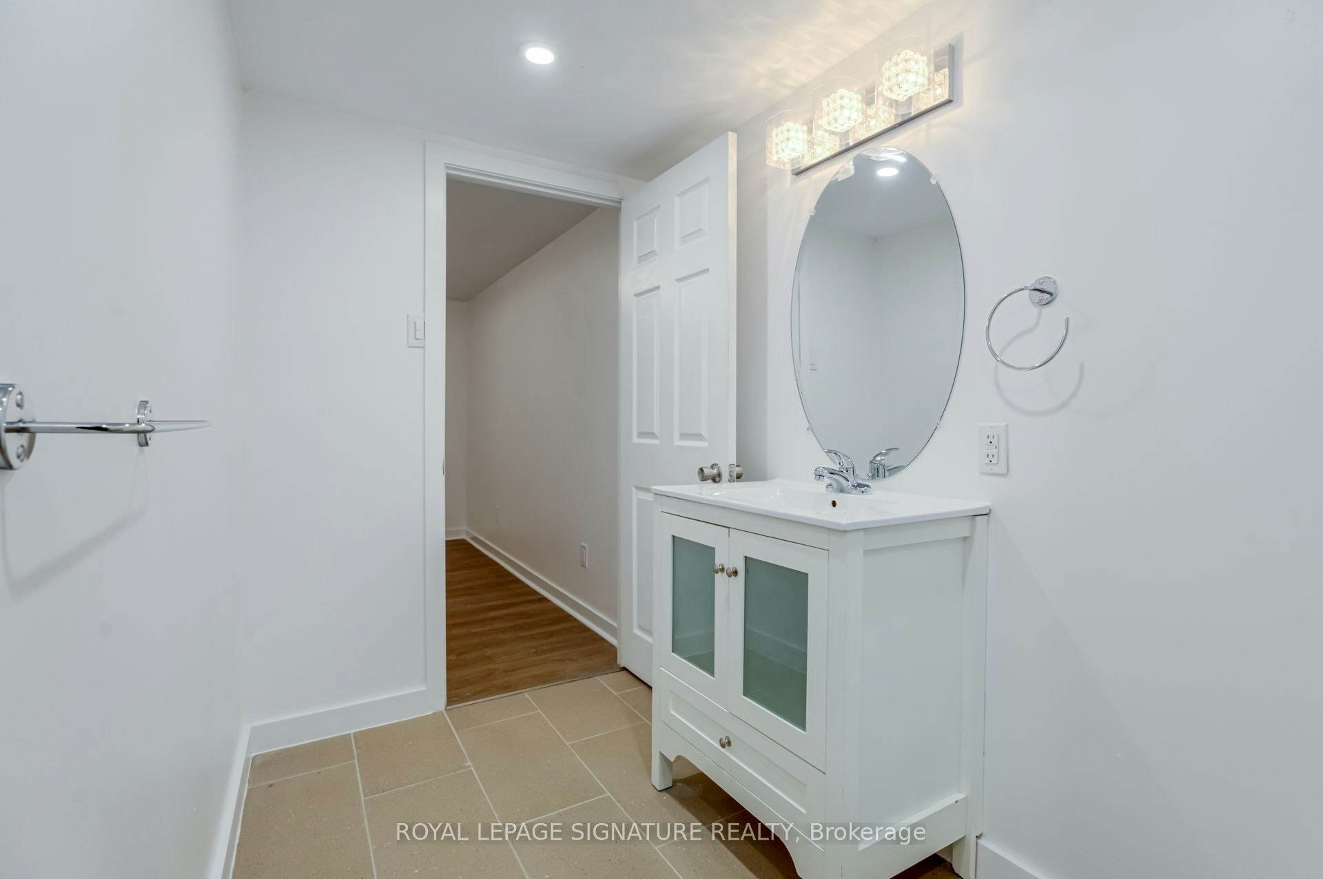 Bsmt-183 Britannia Avenue, Bradford West Gwillimbury, ON, L3Z 1A4 - 12