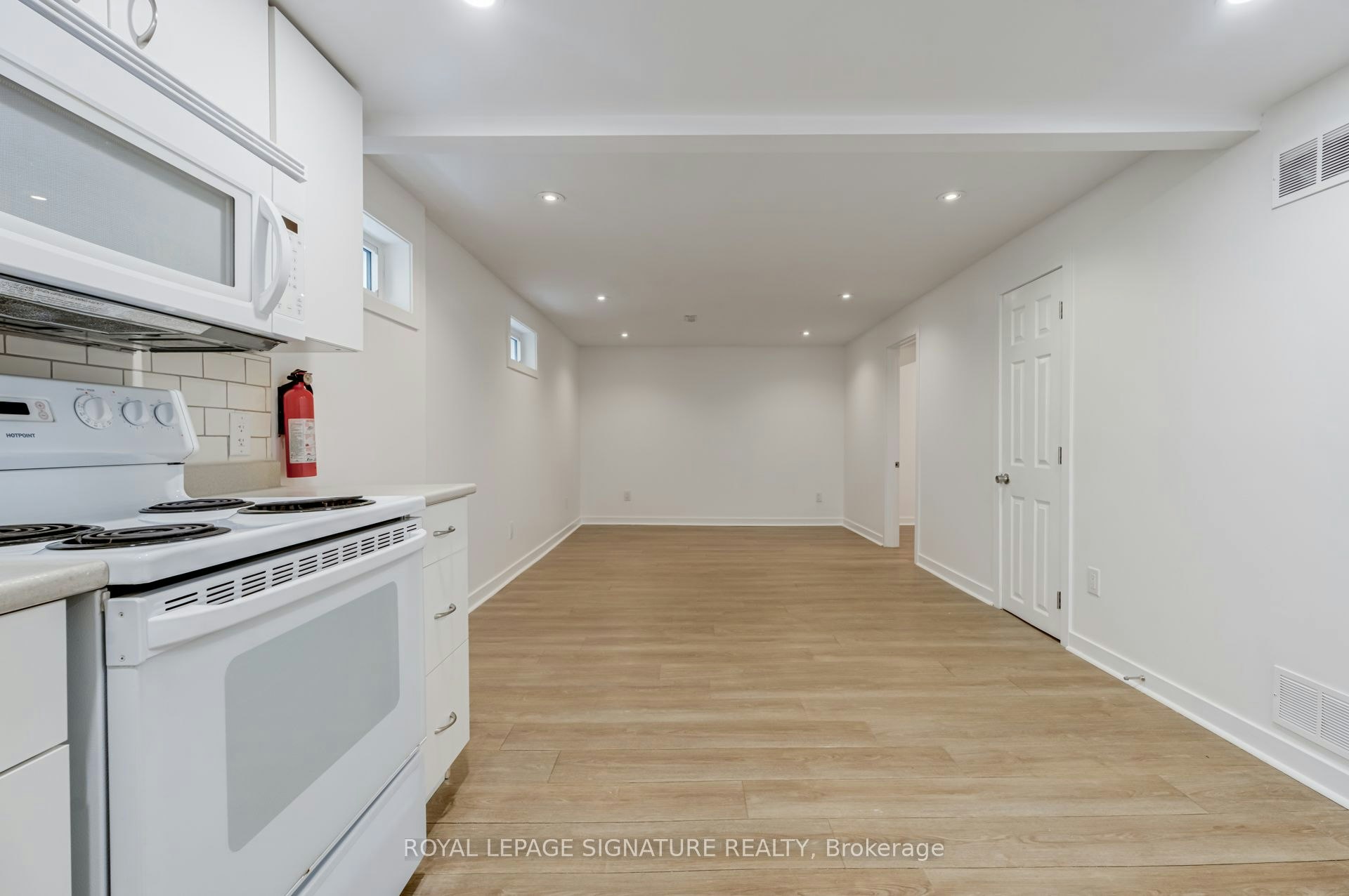 Bsmt-183 Britannia Avenue, Bradford West Gwillimbury, ON, L3Z 1A4 - 8