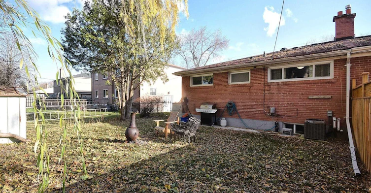 Main Fl-304 Demaine Crescent, Richmond Hill, ON, L4C 2W5 - 12