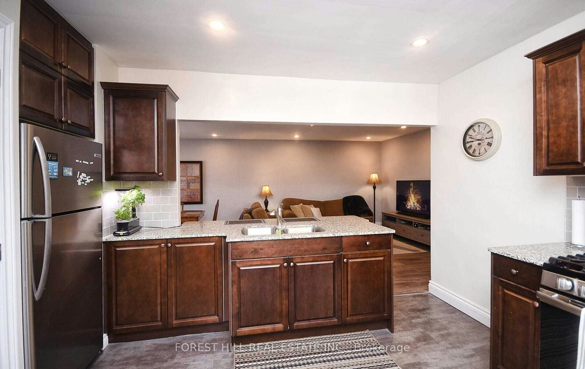 Main Fl-304 Demaine Crescent, Richmond Hill, ON, L4C 2W5 - 8
