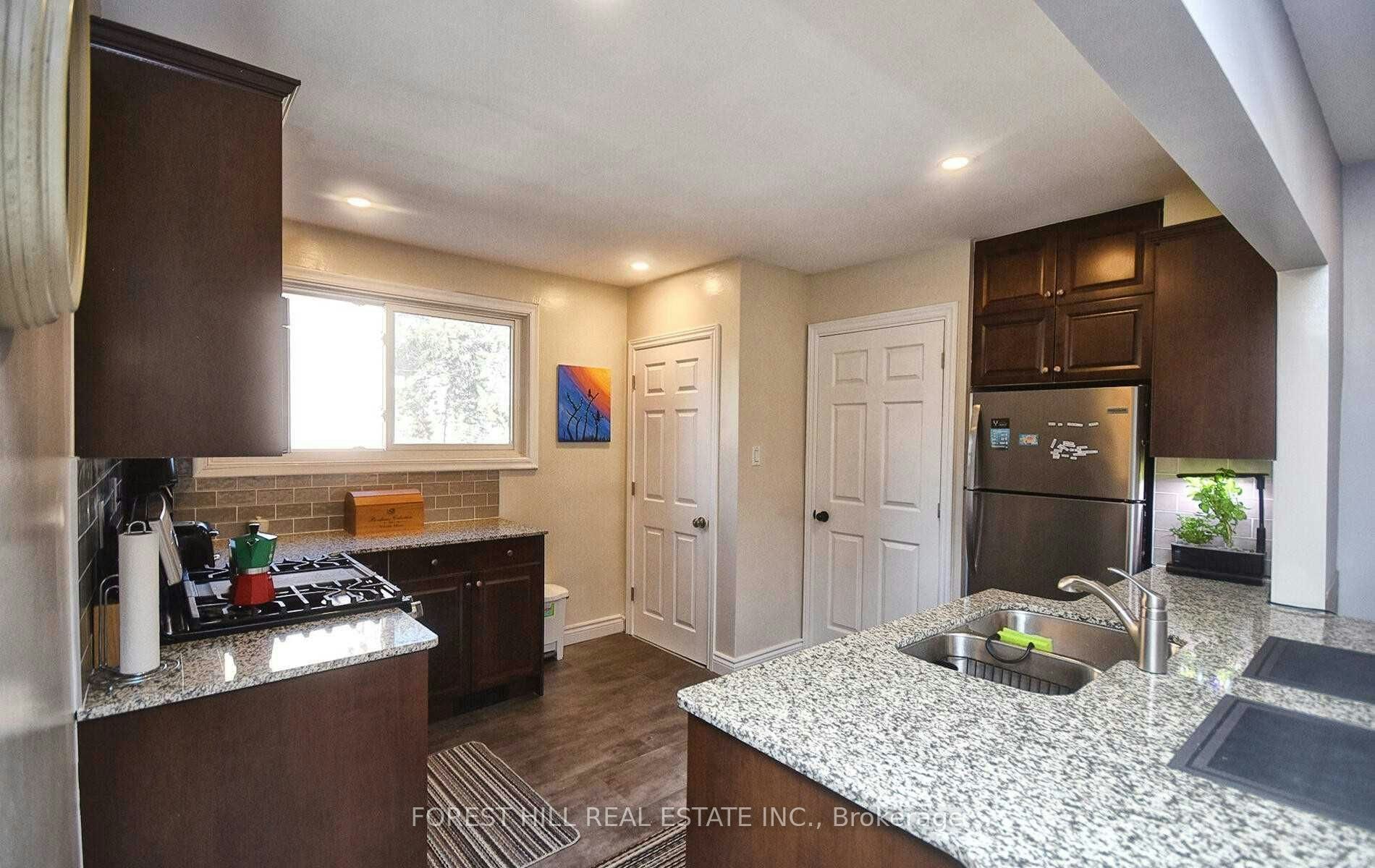 Main Fl-304 Demaine Crescent, Richmond Hill, ON, L4C 2W5 - 7