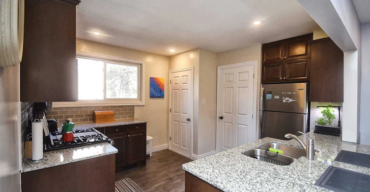 Main Fl-304 Demaine Crescent, Richmond Hill, ON, L4C 2W5 - 7