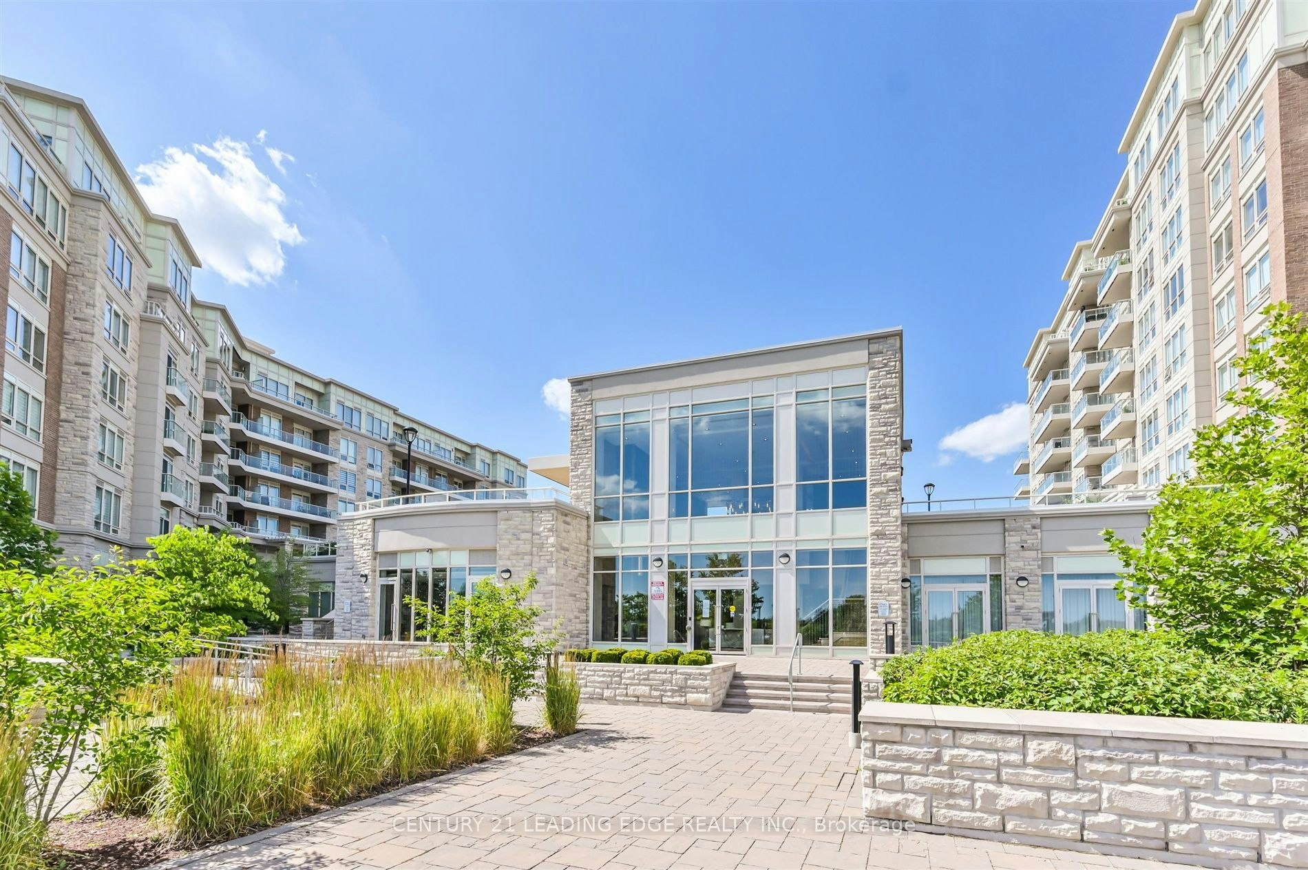 210-9 Stollery Pond Crescent, Markham, ON, L6C 0K1