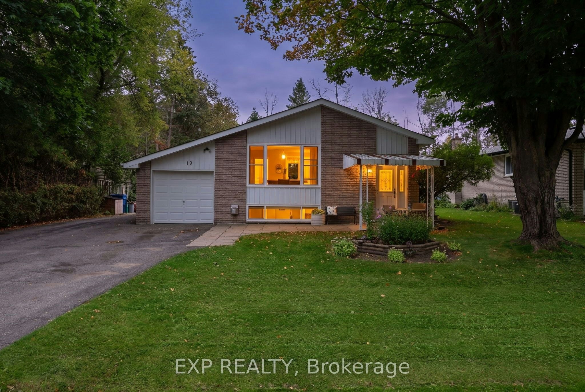 19 Faircrest Avenue, Georgina, ON, L0E 1L0