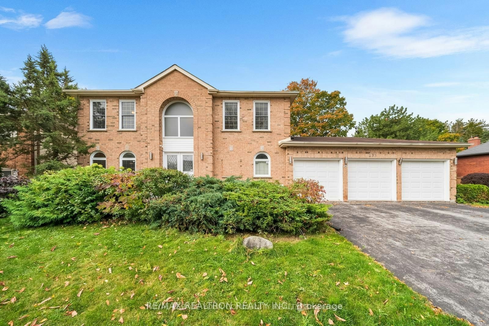 235 Kemano Road, Aurora, ON, L4G 5Z1