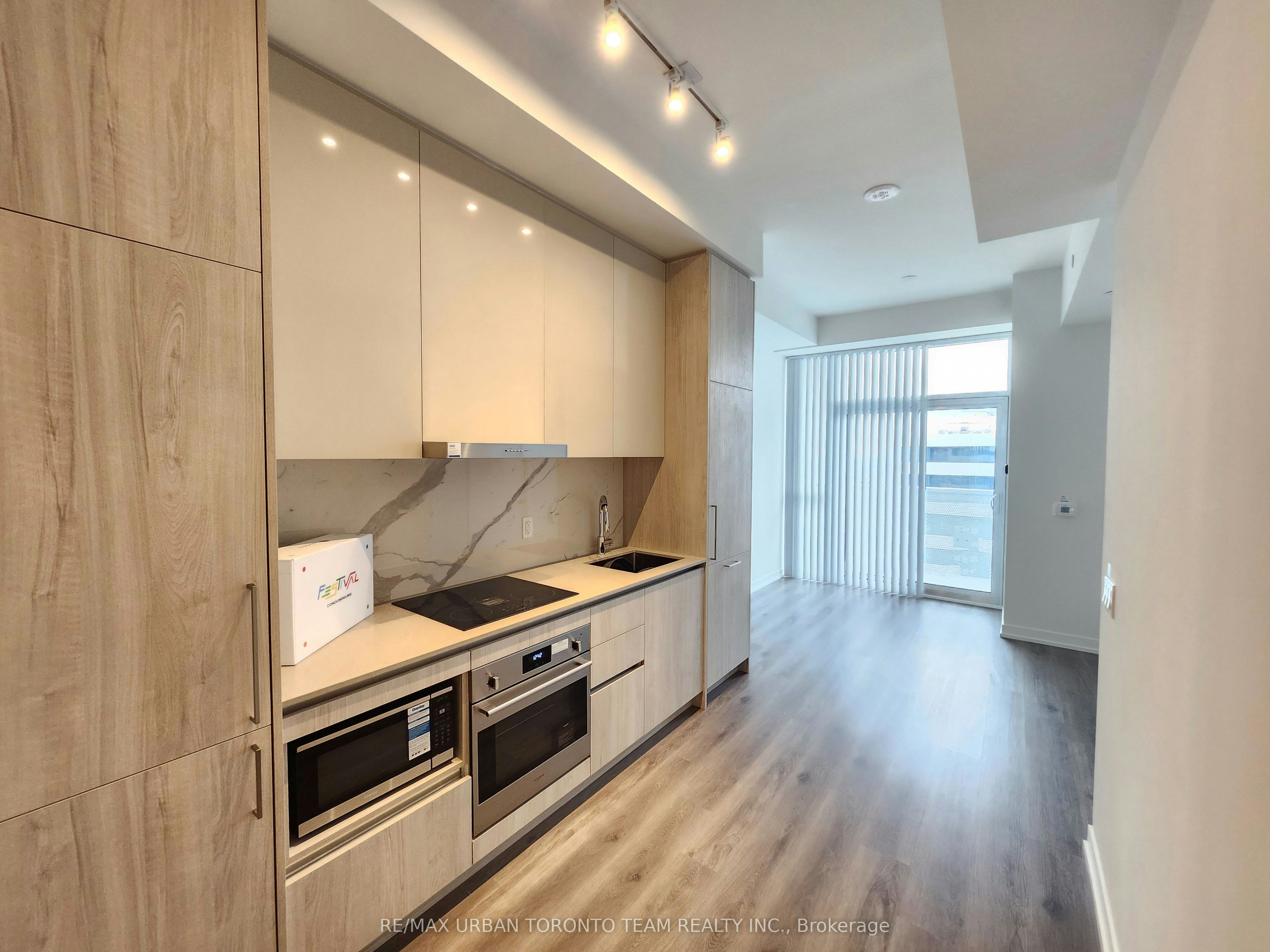 6515-225 Commerce Street, Vaughan, ON, L4K 0R1 - 2