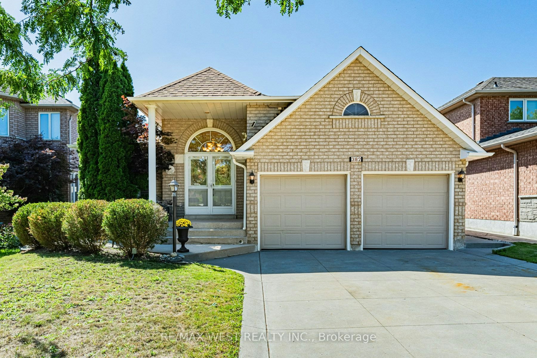 382 Melville Avenue, Vaughan, ON, L6A 2N8