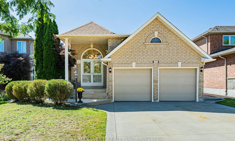 382 Melville Avenue
