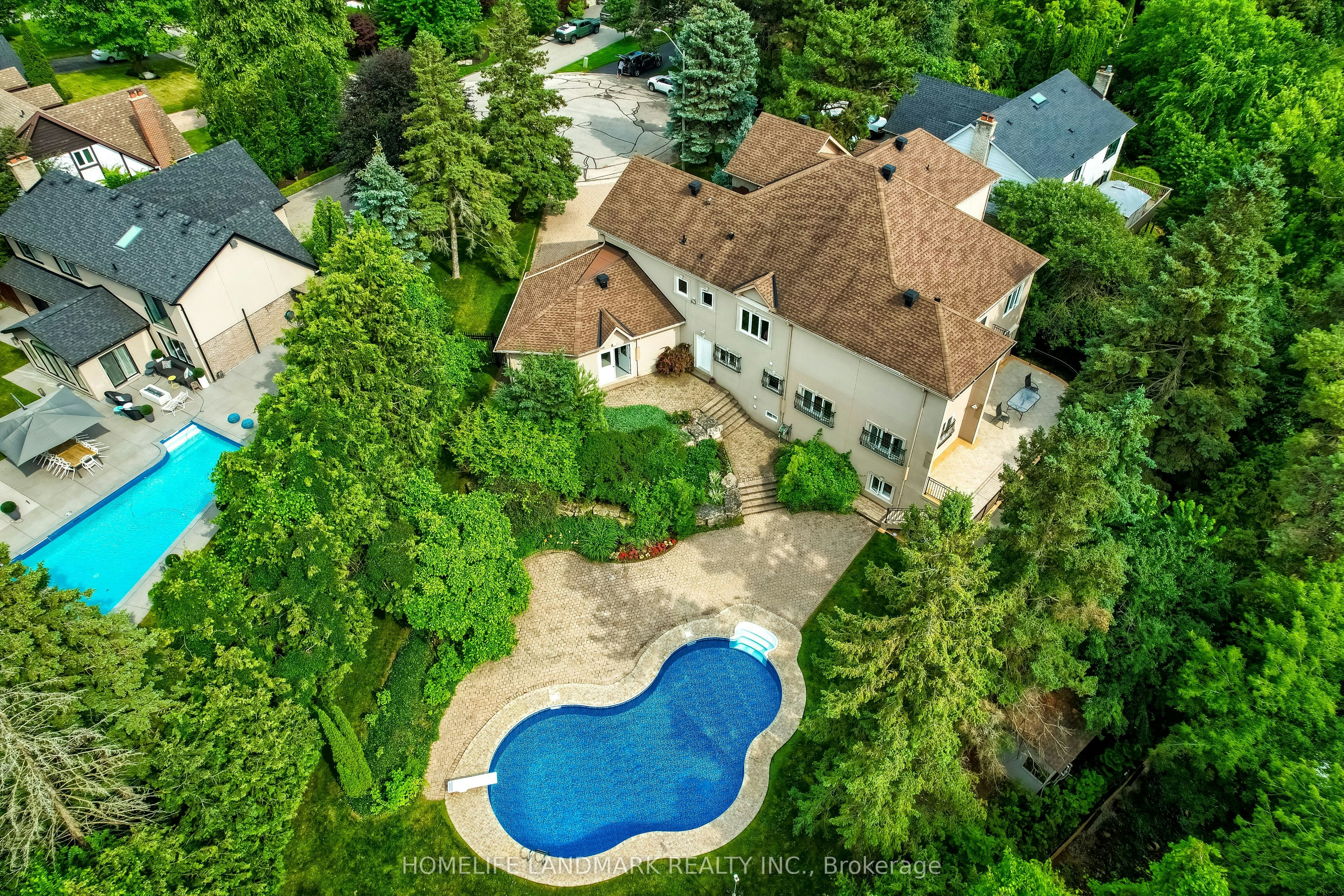 14 Meadow Heights Court, Vaughan, ON, L4J 1V6