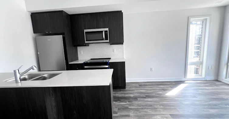 214-3 Bancroft Lane E, Richmond Hill, ON, L4E 1M1 - 2