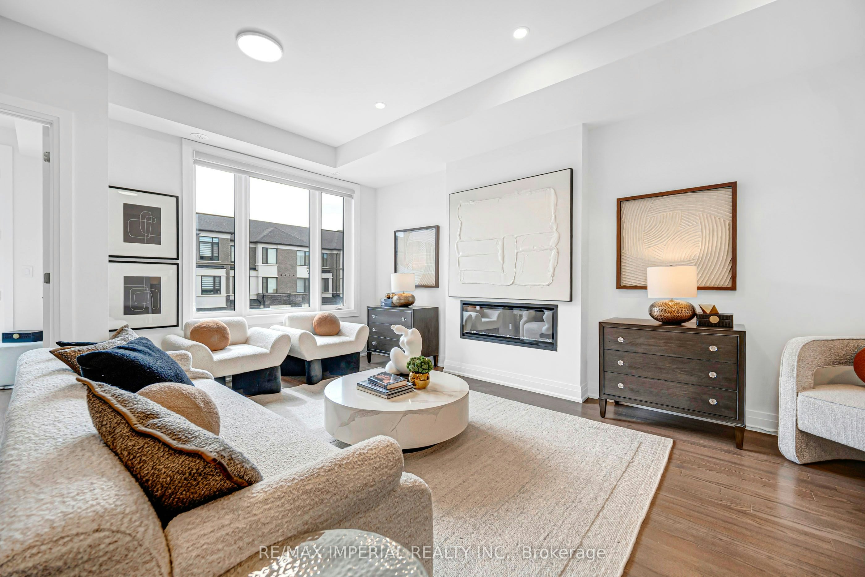 212 Vermont Avenue, Newmarket, ON, L3X 0M6