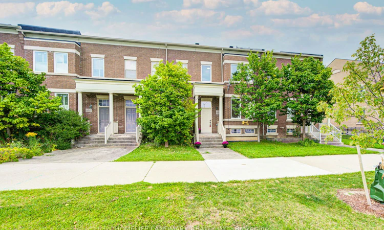 10483 Woodbine Avenue