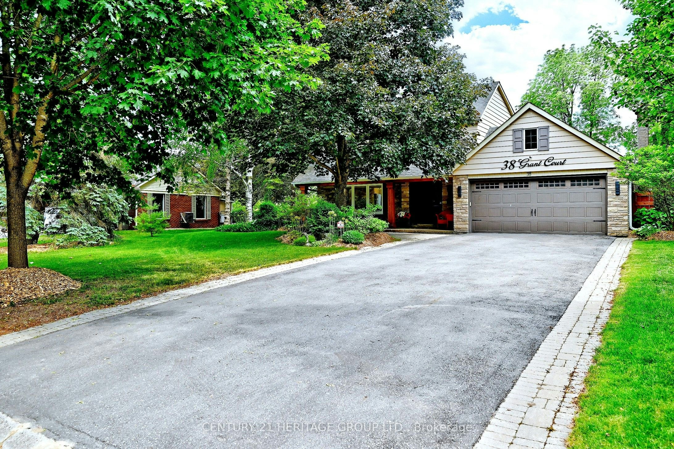 38 Grant Court, East Gwillimbury, ON, L0G 1R0