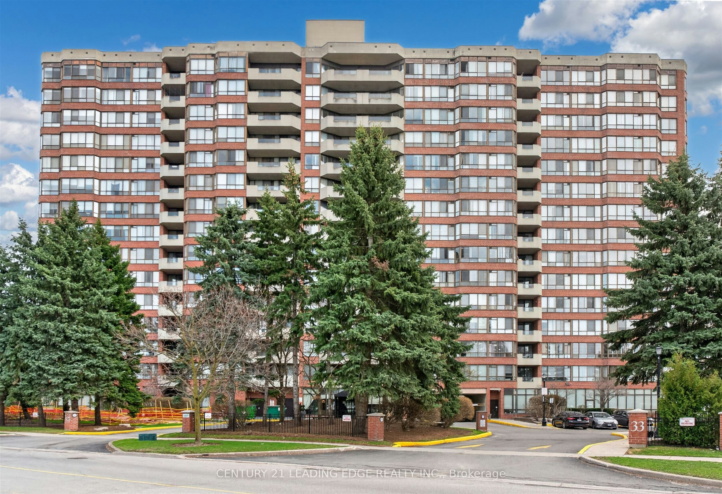 1011-33 Weldrick Road E, Richmond Hill, ON, L4C 8W4
