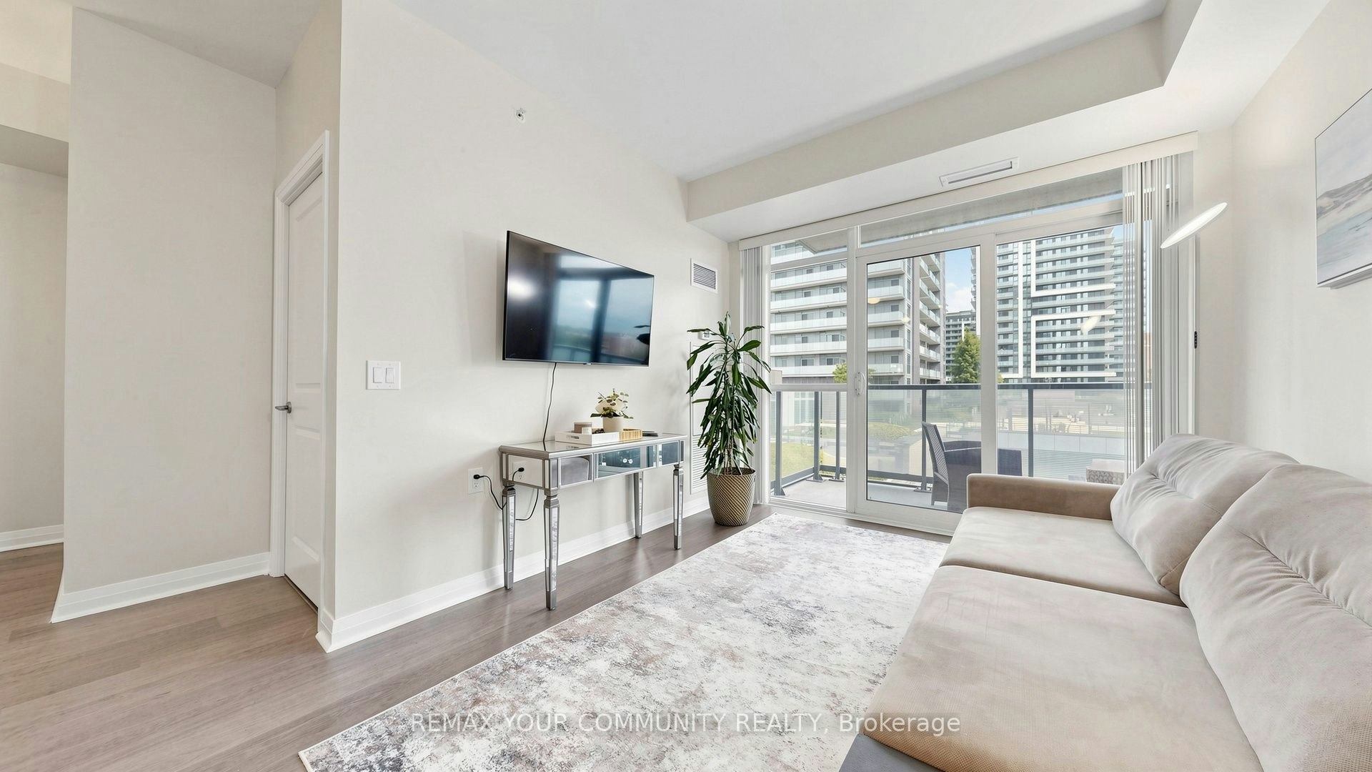 408-55 Oneida Crescent - 3