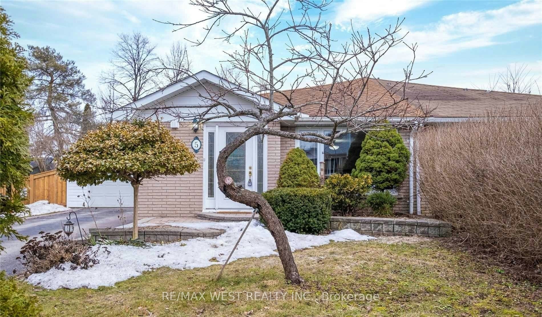Basement-5 Mcdonald Drive, Aurora, ON, L4G 2T4