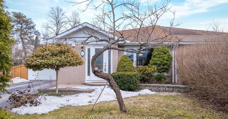 Basement-5 Mcdonald Drive, Aurora, ON, L4G 2T4