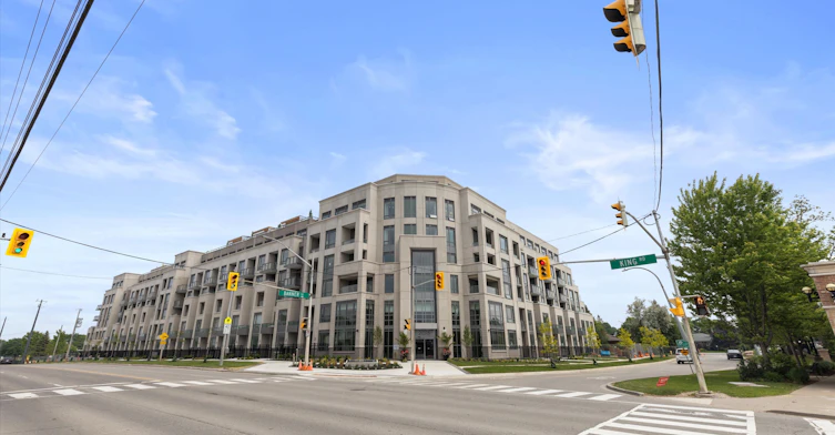 107-2075 King Road, King, ON, L7B 0R6