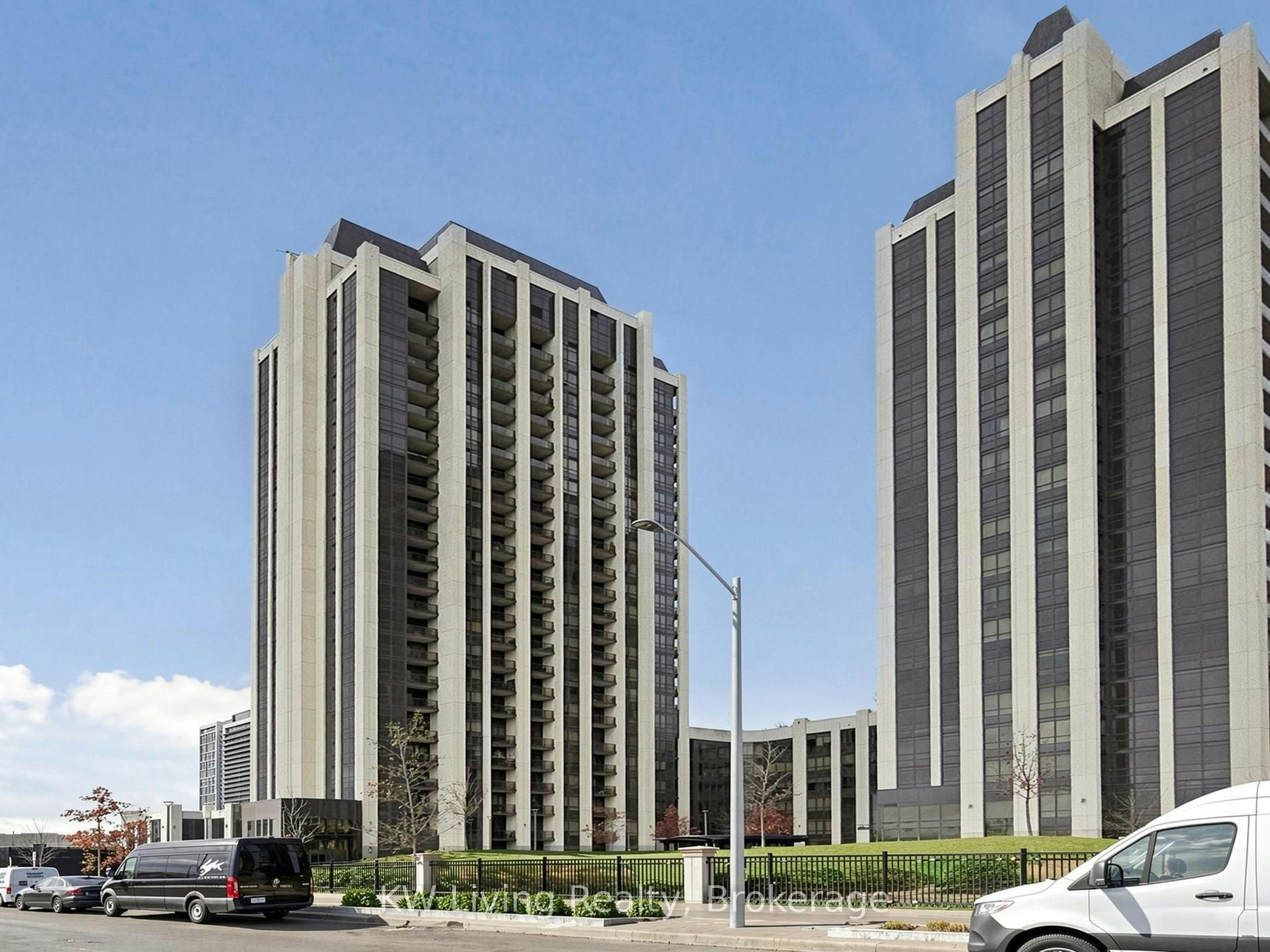 2104-9075 Jane Street, Vaughan, ON, L4K 0L7