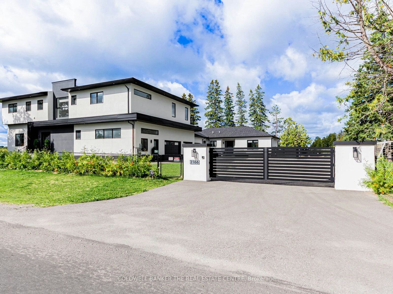 2166 10th Side Road, Bradford West Gwillimbury, ON, L3Z 2K9