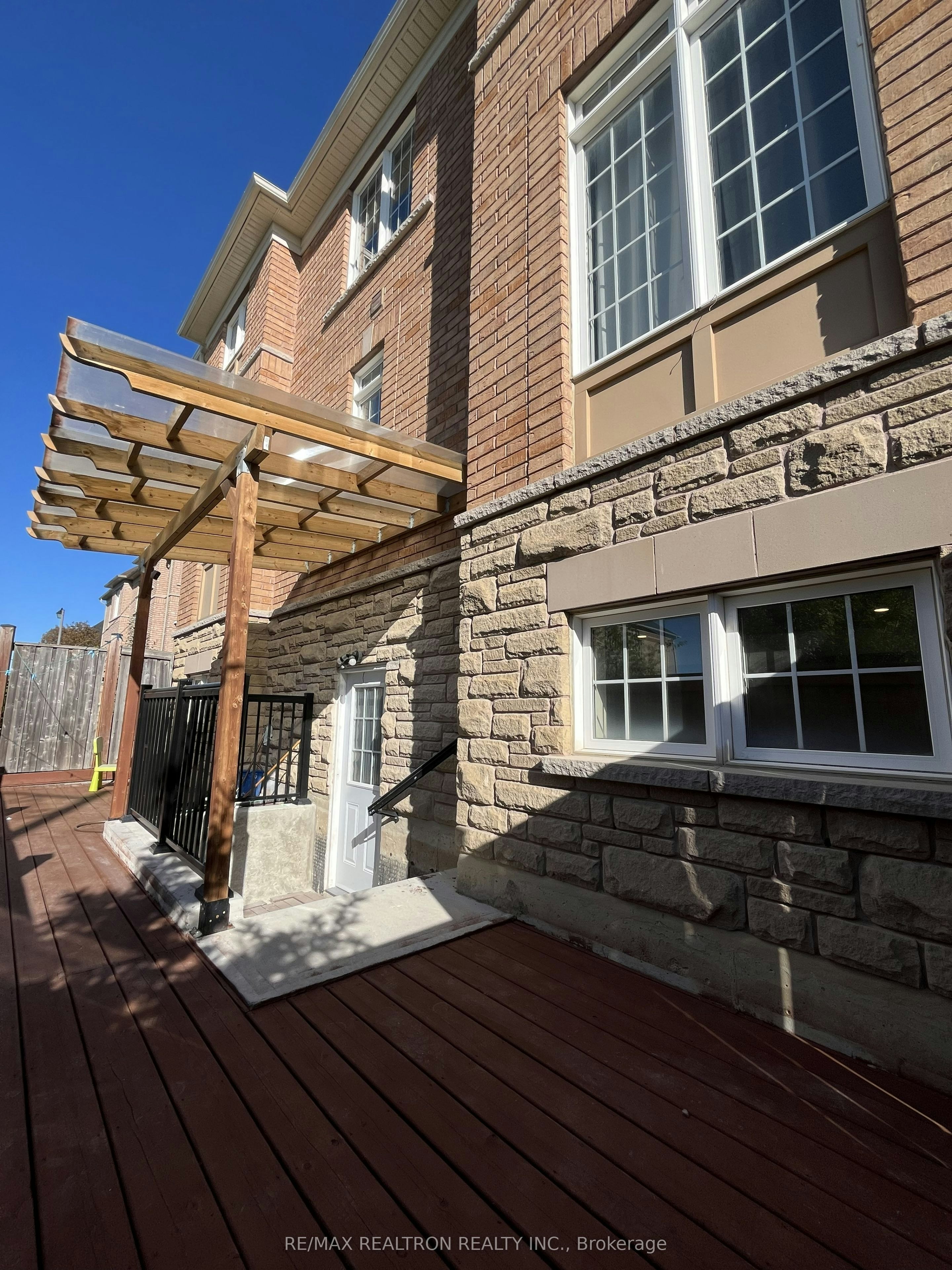 BSMT-100 Alpaca Drive, Richmond Hill, ON, L4E 0R1