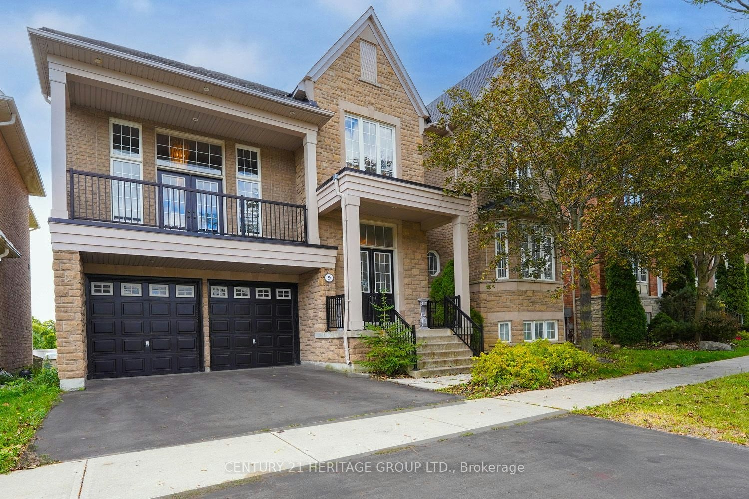 9 Alpaca Drive, Richmond Hill, ON, L4E 0E6
