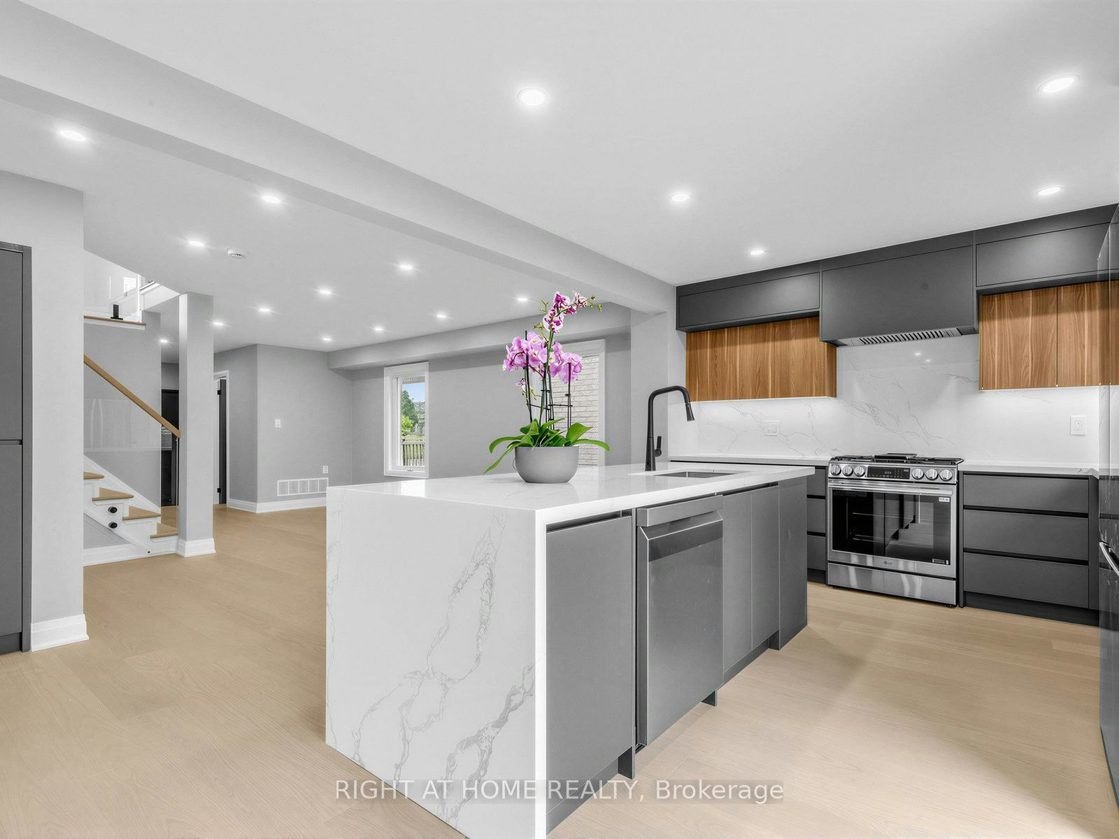 75 Borealis Avenue, Aurora, ON, L4G 7V1 - 12