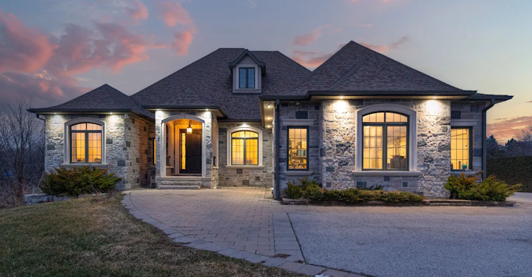 20111 Bathurst Street E, East Gwillimbury, ON, L9N 1N3