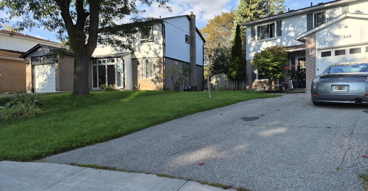 348 Terry Drive, Newmarket, ON, L3Y 5E7 - 3