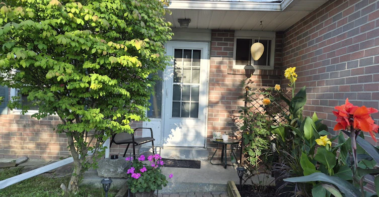 348 Terry Drive, Newmarket, ON, L3Y 5E7 - 5