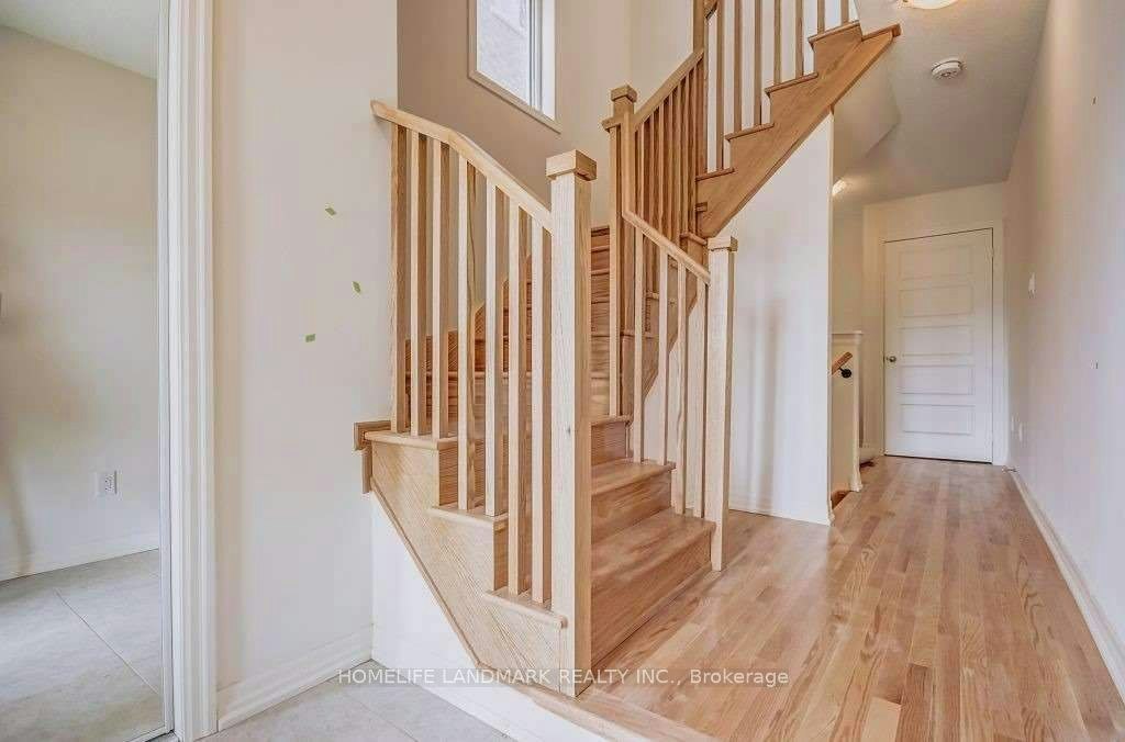 214 Vivant Street, Newmarket, ON, L3X 0K7 - 2