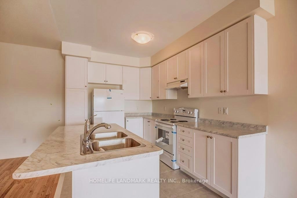 214 Vivant Street, Newmarket, ON, L3X 0K7 - 4