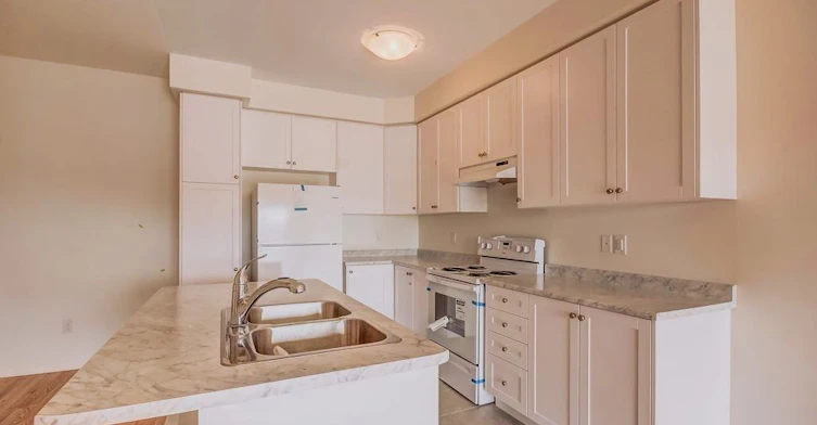 214 Vivant Street, Newmarket, ON, L3X 0K7 - 4