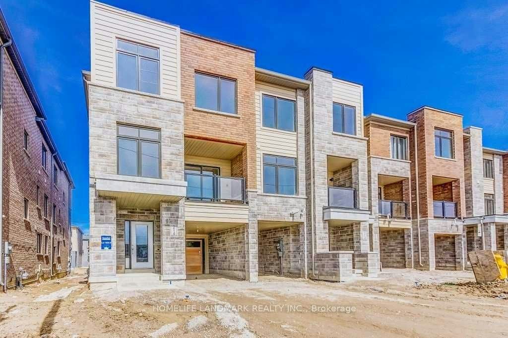 214 Vivant Street, Newmarket, ON, L3X 0K7