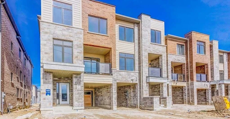 214 Vivant Street, Newmarket, ON, L3X 0K7