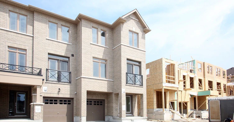 12 Elgin Court, Bradford West Gwillimbury, ON, L3Z 4H7