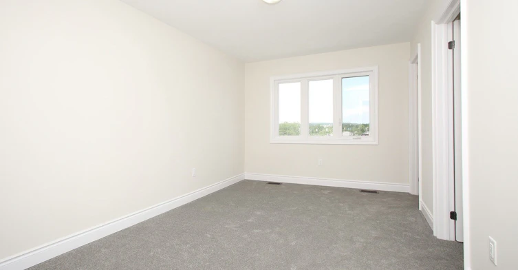 12 Elgin Court, Bradford West Gwillimbury, ON, L3Z 4H7 - 12