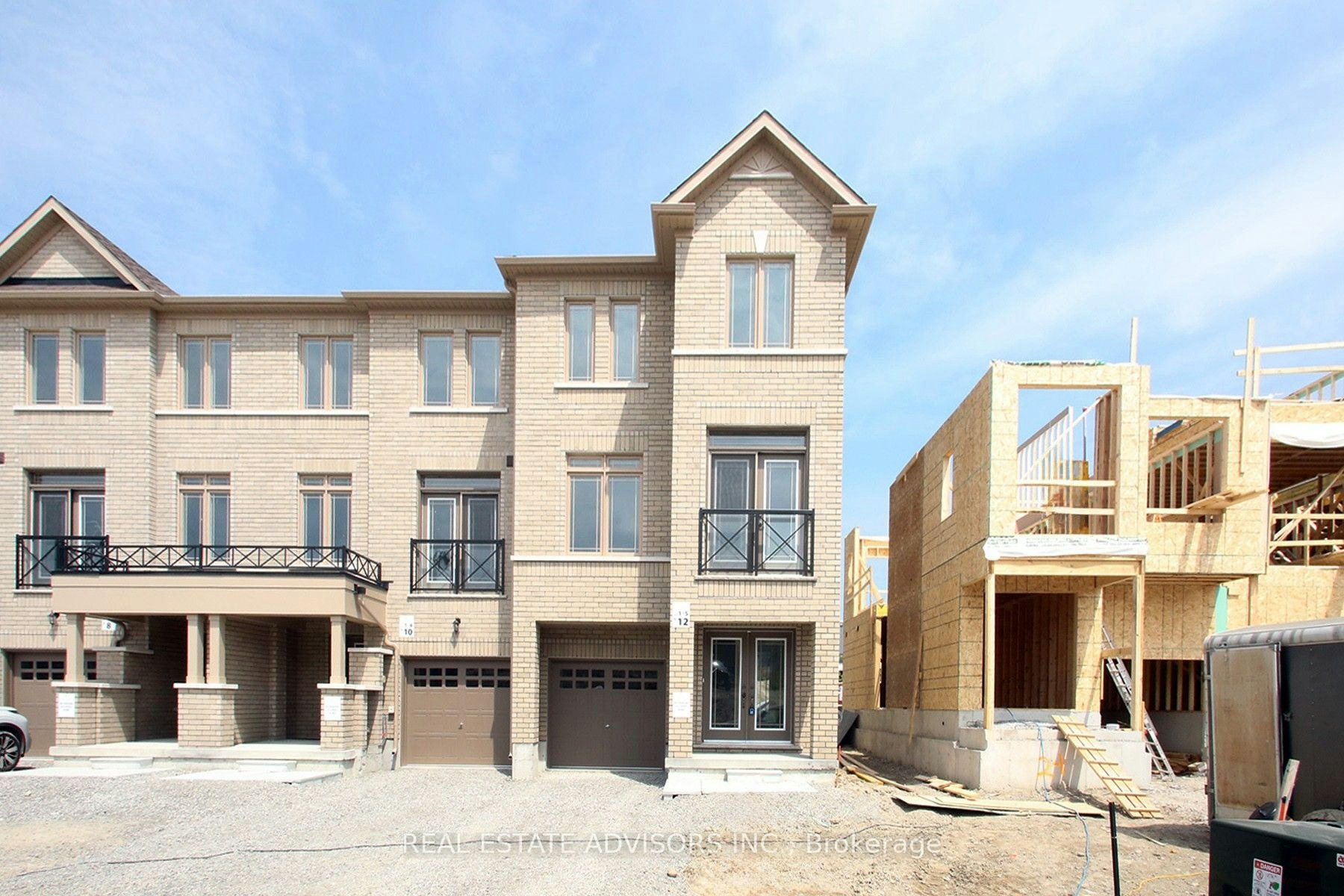12 Elgin Court, Bradford West Gwillimbury, ON, L3Z 4H7 - 2