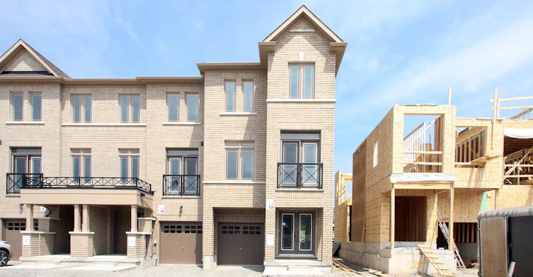 12 Elgin Court, Bradford West Gwillimbury, ON, L3Z 4H7 - 2