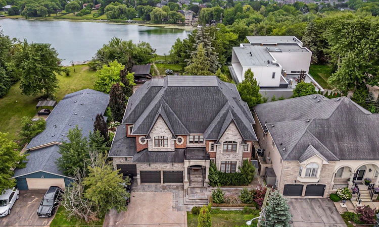 173 Lakeland Crescent