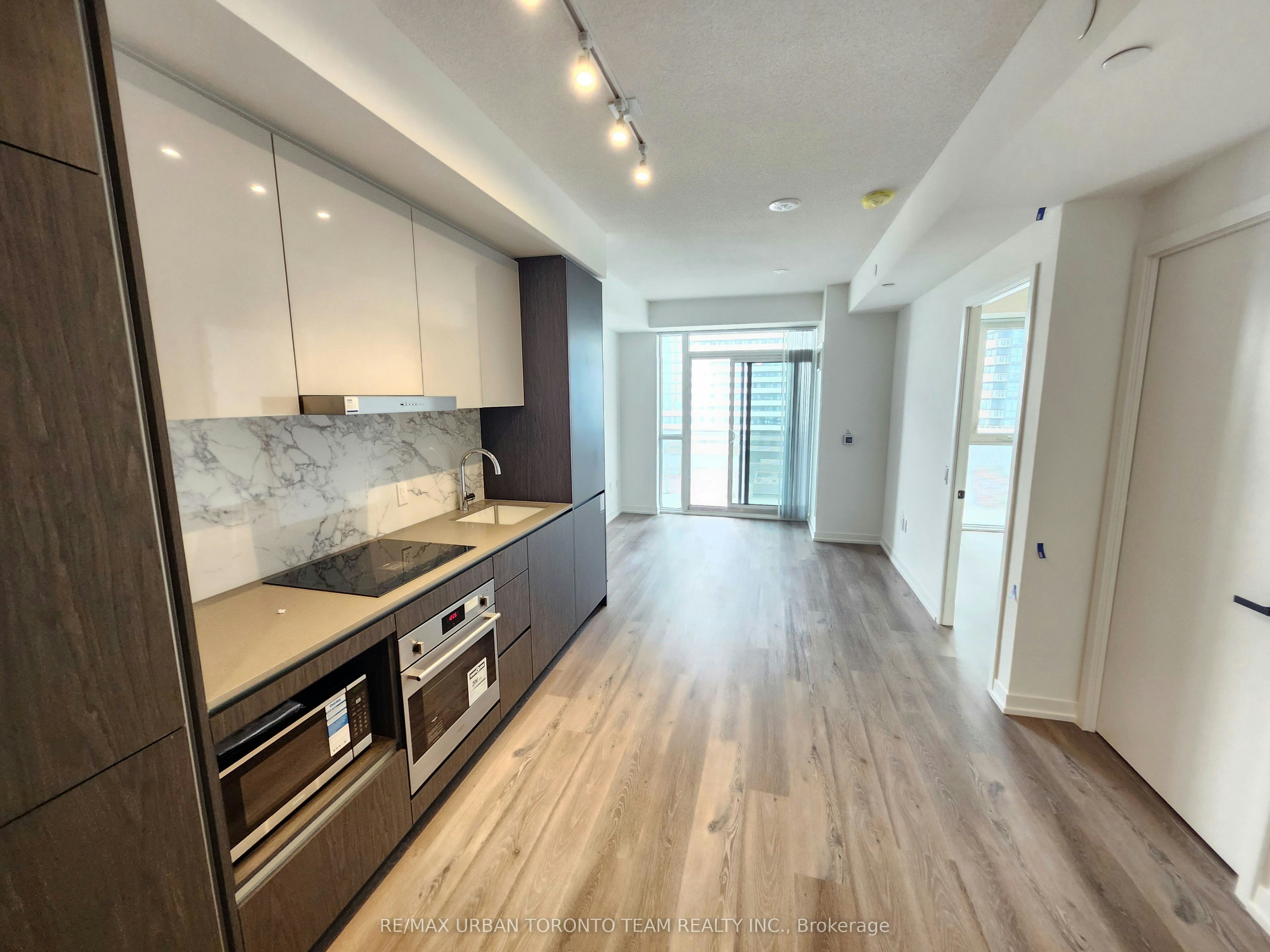 802-28 Interchange Way, Vaughan, ON, L4K 0P8 - 2