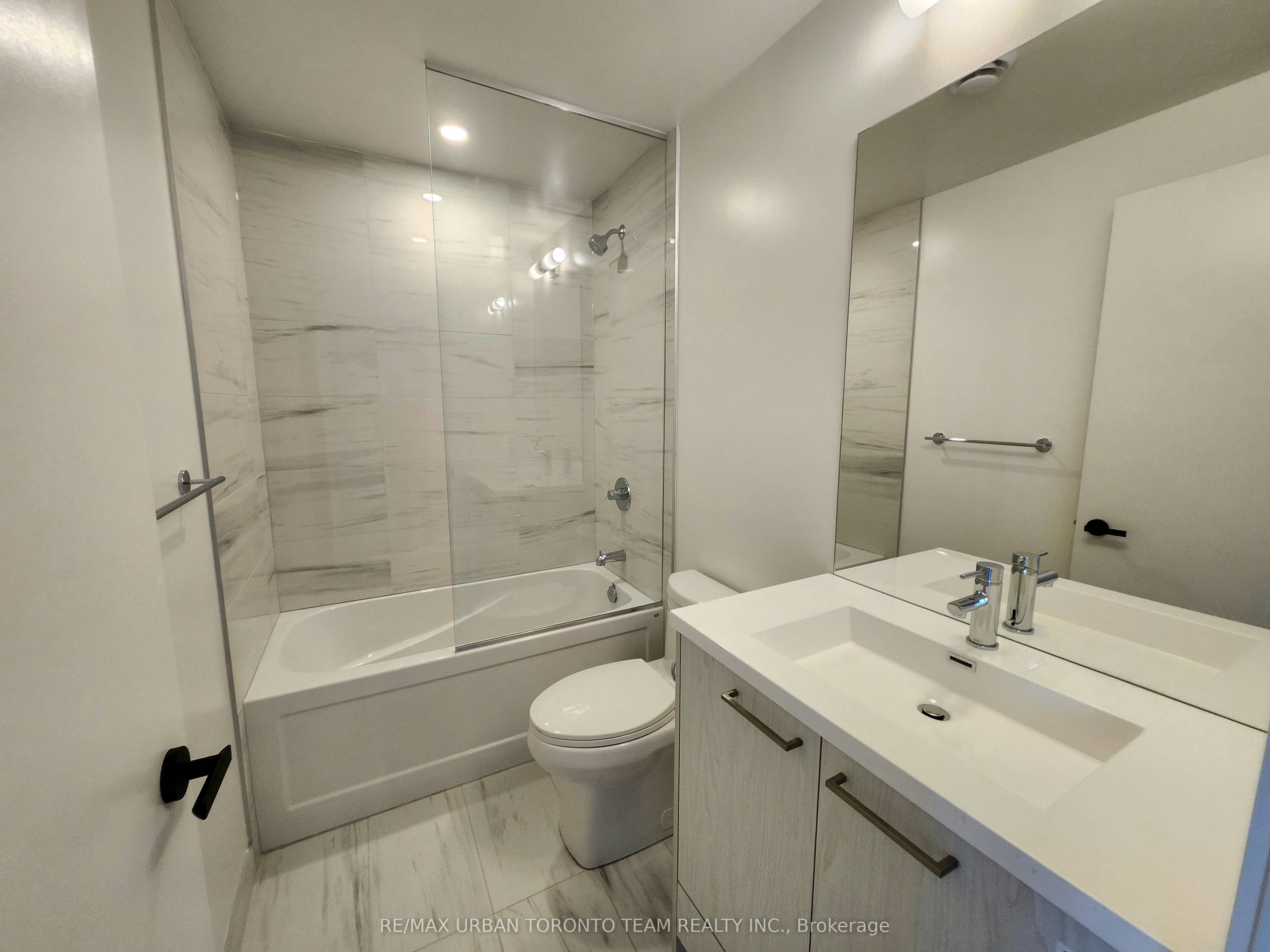 2202-28 Interchange Way, Vaughan, ON, L4K 0P8 - 8