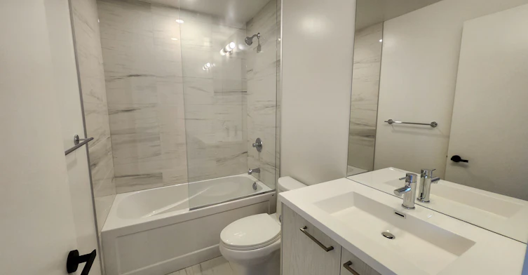 2202-28 Interchange Way, Vaughan, ON, L4K 0P8 - 8