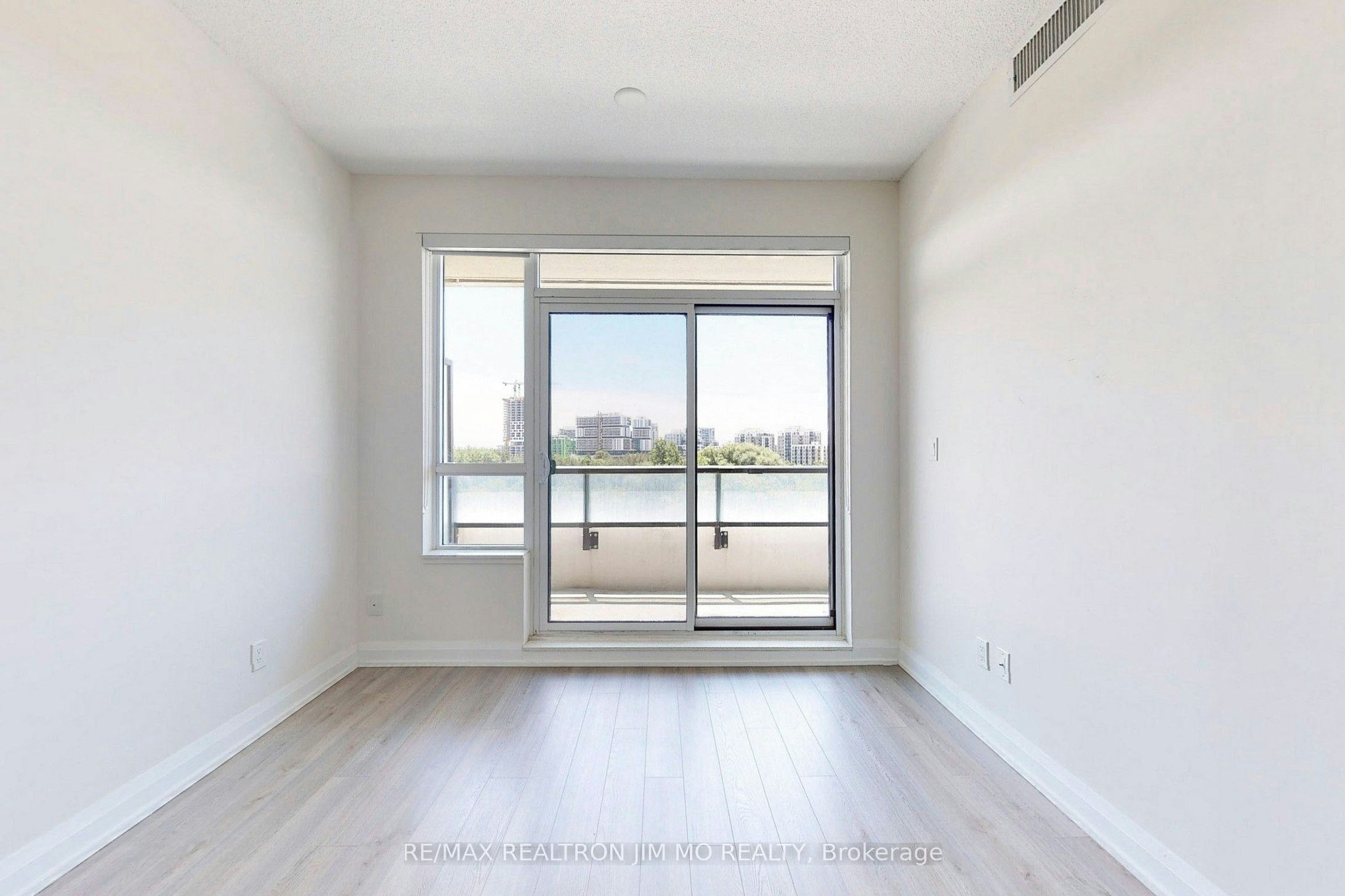 616-15 Water Walk Drive, Markham, ON, L6G 0G2 - 7